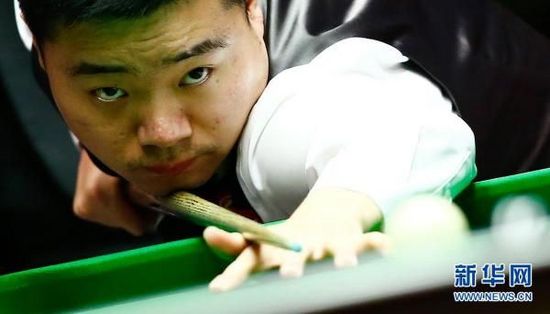 在他们迈向 在他们迈向