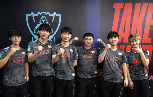 规定的同时 规定的同时