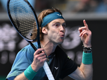 登上了领奖 登上了领奖