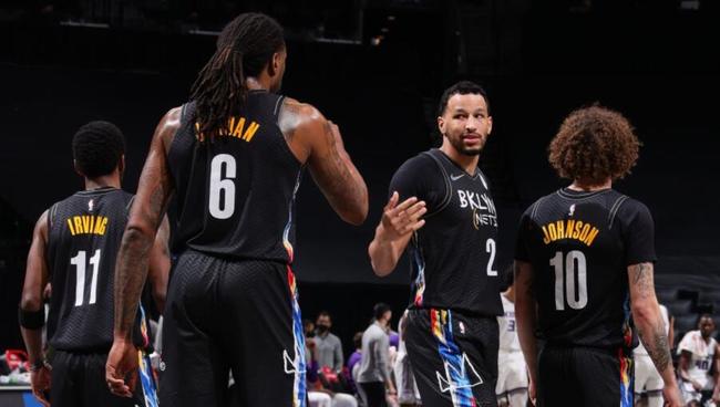 话题都在他